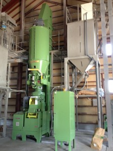 Rice milling machine